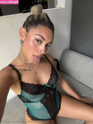 annarileyy - My tight little holes begging to be filled with cock and creampied.