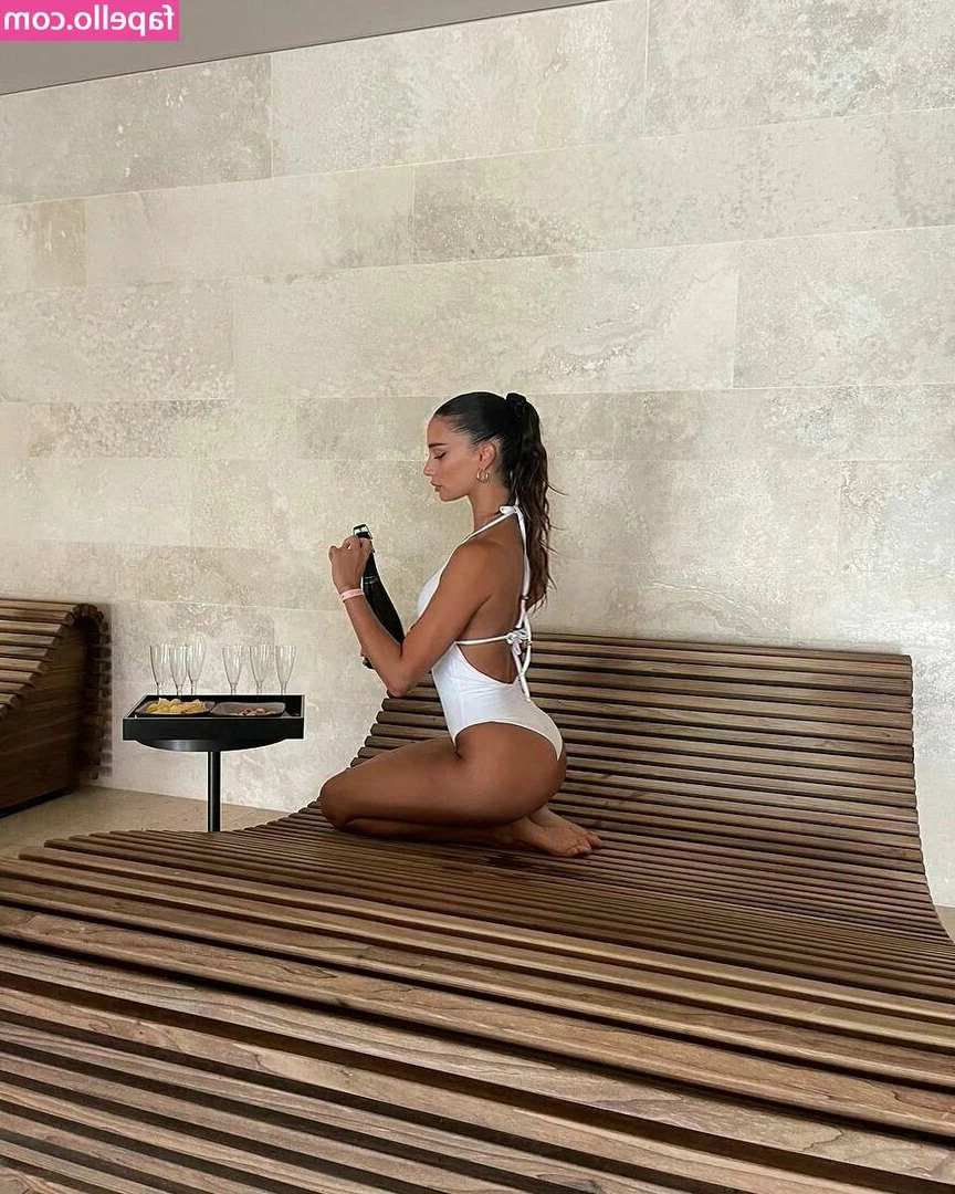 Francesca Tocca [ francesca-tocca ] - Sneaky peak 😋