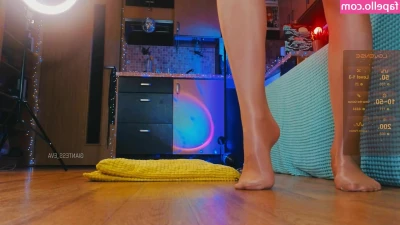 giantess_eva [ giantess-eva ] - Helloooo daddy’s 🥰🤗