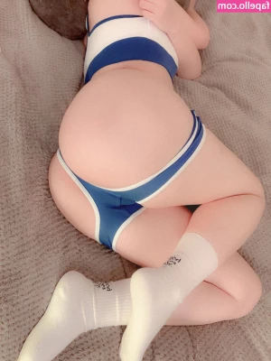 Nikumikyo - This sexy girl @melissa_uwu has a perfect athletic body and tight