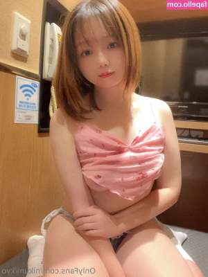 Nikumikyo - Less clothes the better