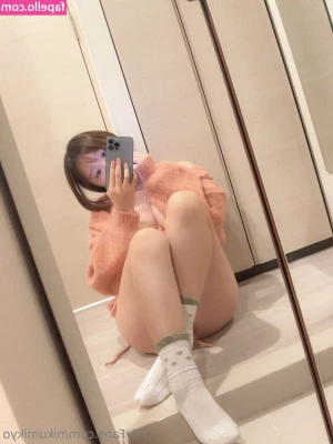 Nikumikyo - 'morning boys! Here's some cheeky snaps to start the day. Hope you