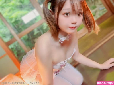 Nikumikyo - 👗 what's been hiding behind the apron 🤭