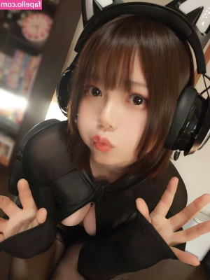 Nikumikyo - Waiting for you in our DMs 😘