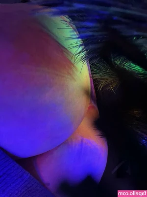 ffsroxanne - Testing the waters... who wants this kind of content? 🍼 🍈 🍈