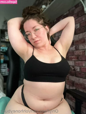 ohhoneybunz - Lets have some early morning fun today 😈
