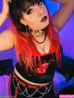 queenleiafree - Do you like it when I'm so cute? 🤩