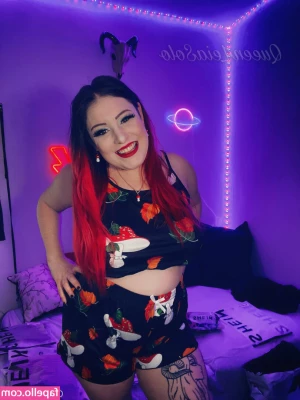 queenleiafree - Afternoon cuddles please? 🥺🤍