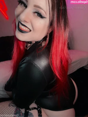 queenleiafree - Check your dms for my new shower vid