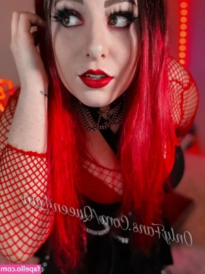 queenleiafree - (( Can my subs who have bought customs off me message me who are