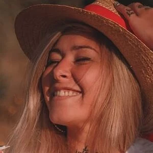 blonde-angelique