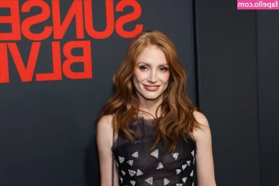 Jessica Chastain [ jessica-chastain ] - Tomando aire fresco