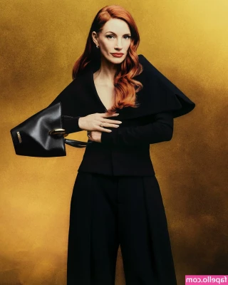 Jessica Chastain [ jessica-chastain ] - Kiss it? 😛
