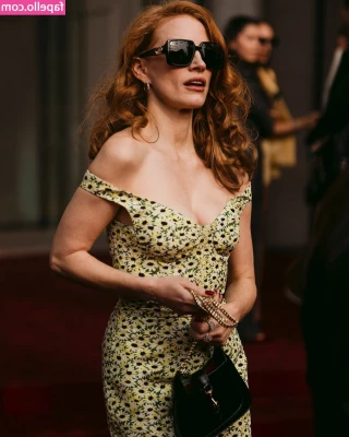 Jessica Chastain [ jessica-chastain ] - Good morning  don t forget to lick it up