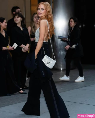 Jessica Chastain [ jessica-chastain ] - Can my boobs turn you on?