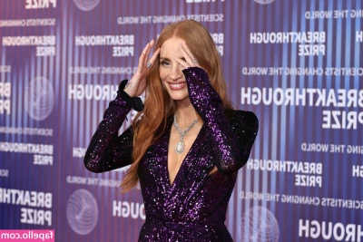 Jessica Chastain [ jessica-chastain ] - Happy Friday! I'm home and I have some videochat time slots available