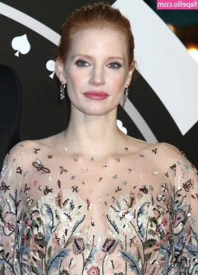 Jessica Chastain [ jessica-chastain ] - Don’t my tits make you want to suck on them. 😈💦