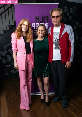 Jessica Chastain [ jessica-chastain ] - I have a vid for you where I'm sitting on the floor with my legs