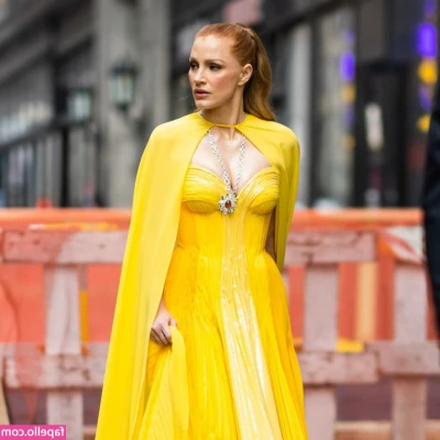 Jessica Chastain [ jessica-chastain ] - It must be your lunch break  Eat it from behind