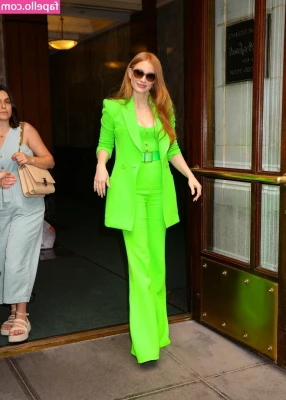 Jessica Chastain [ jessica-chastain ] - Feeling cute and very ready for a vacation after working way too much