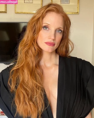 Jessica Chastain [ jessica-chastain ] - Corset kitty pictures soon