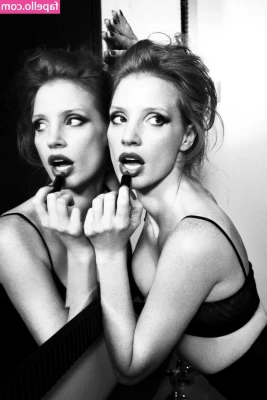 Jessica Chastain [ jessica-chastain ] - imagine the fun we could have in this pool?💦💦