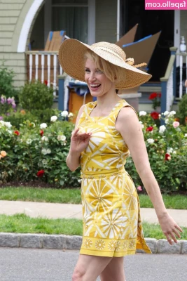 Jessica Chastain [ jessica-chastain ] - Stripping down before a self pleasure session is sometimes the