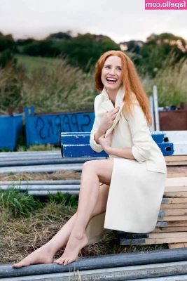 Jessica Chastain [ jessica-chastain ] - Took these without freezing my buns off 🍑