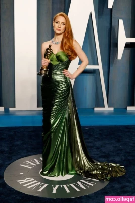 Jessica Chastain [ jessica-chastain ] - Feeling frisky tonight😈