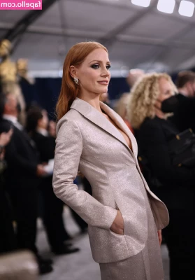 Jessica Chastain [ jessica-chastain ] - Water is cold but I m so hot