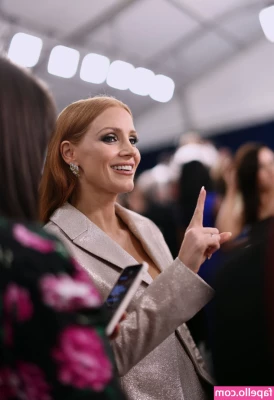 Jessica Chastain [ jessica-chastain ] - Having a good weekend? Or you would like something hot with me? 🥰
