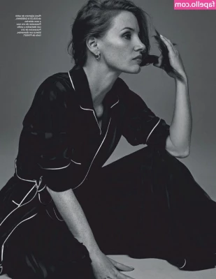 Jessica Chastain [ jessica-chastain ] - Oil up for Titty Tuesday