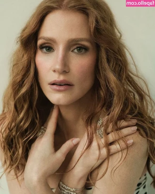 Jessica Chastain [ jessica-chastain ] - fishnet booty