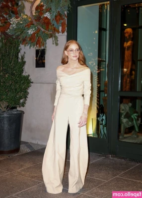 Jessica Chastain [ jessica-chastain ] - Bent over for you