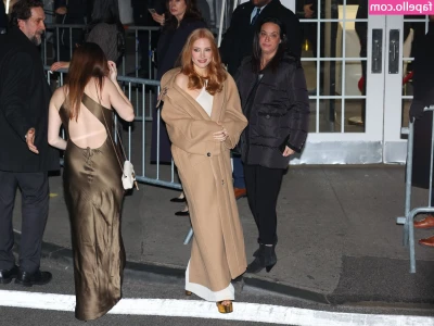 Jessica Chastain [ jessica-chastain ] - Are you ready to worship your favorite Mommy? Swipe for some Mommy