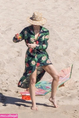 Jessica Chastain [ jessica-chastain ] - Shoot day! Turn auto renew on and look out for a full length vid in