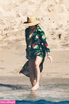 Jessica Chastain [ jessica-chastain ] - Watch both videos. You have tasks to complete.