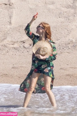 Jessica Chastain [ jessica-chastain ] - Does the last pic make you hungry?