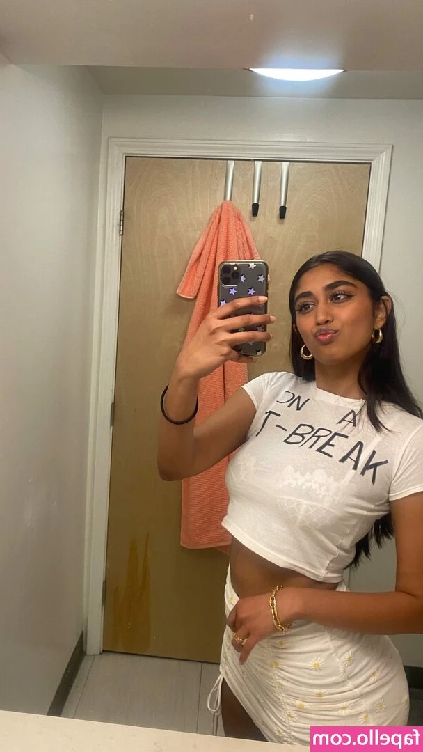 ritishaaaaaaaaaa - Netflix and chill babe