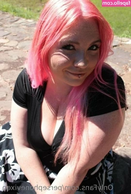persephonevixen - @jennanoelle was a great sub, I think I will keep her :)