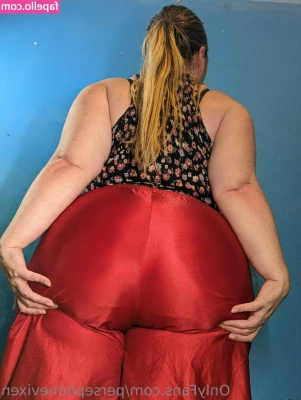 persephonevixen - Another view of her pleasing her bull’s cock