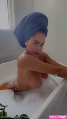 rosaacosta [ rosaacosta-2 ] - Kind of kinky don’t you think? 😉