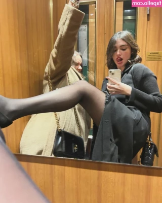 Gio Scotti [ gio-scotti ] - Do I look good in this position