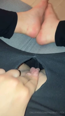 palebutnaughtyxo - my gosh that dildo was so big and I love it