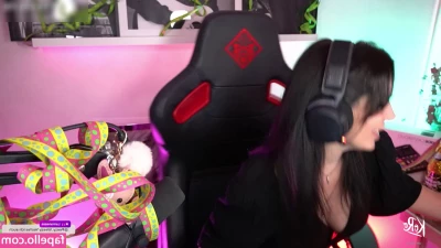flauschigtv - Hooking up 约吗Happy Valentine s Day