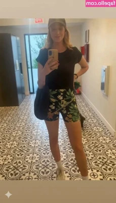 Maude Garrett [ maude-garrett-10 ] - White looks cute 😊🌧