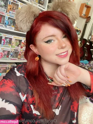 darlingsub - three naked girls in better than one 👅 w/ @gothbaabby n