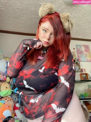 darlingsub - Are you trying to look up my skirt again?!?