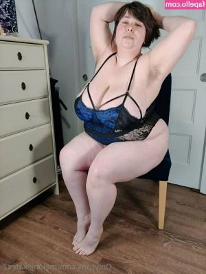 meloniekares2 - My ass is so juicy 👅