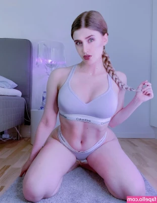 Adeline Frost [ adeline-frost ] - Gran my tits